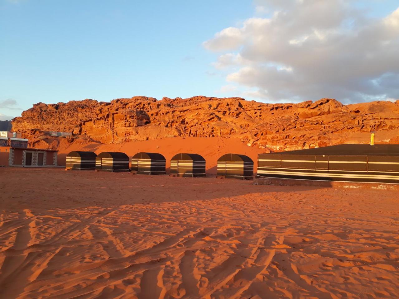 Wadi Rum Candles Camp ภายนอก รูปภาพ